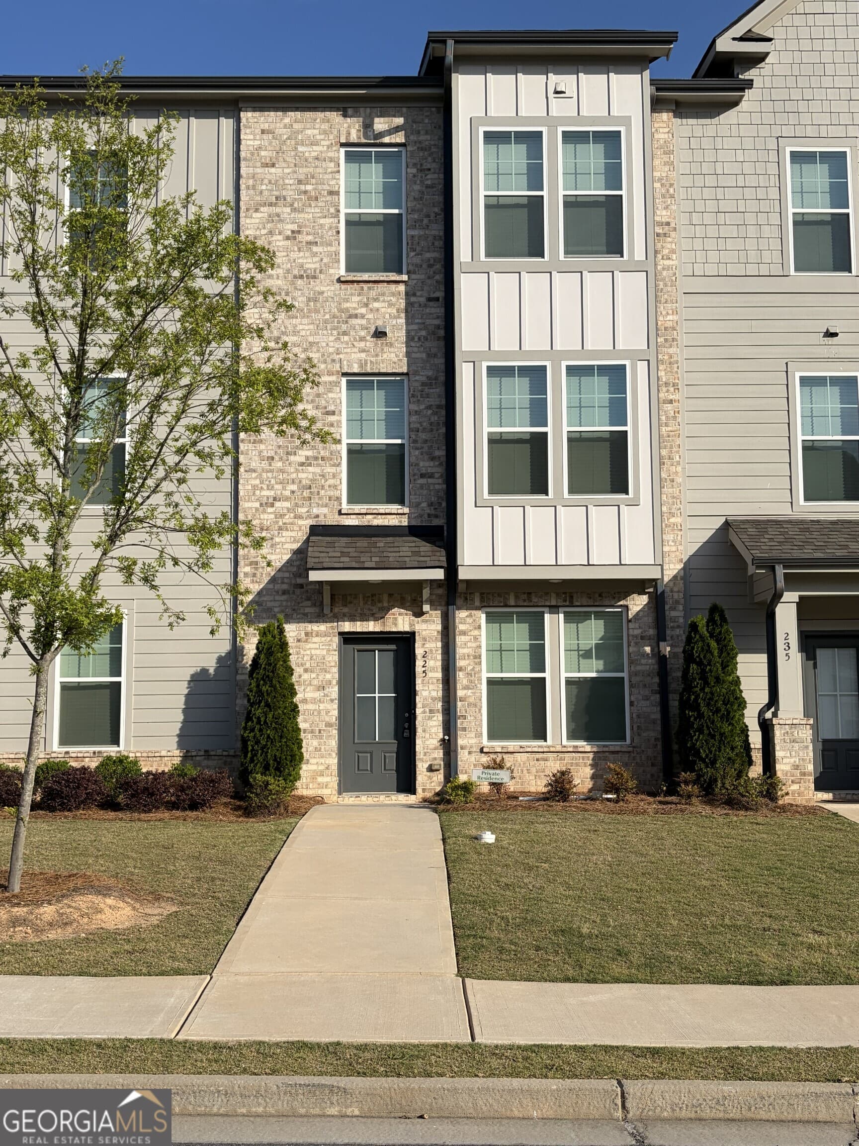 4 bedroom, 2.5 bathroom, 1,897 sq ft townhouse for sale at 225 Cobalt Drive, Fayetteville, GA 30214