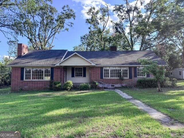 4 bedroom, 3 bathroom, 2,282 sq ft single family residence sold at 412 W Fourth Street, Vidalia, GA 30474