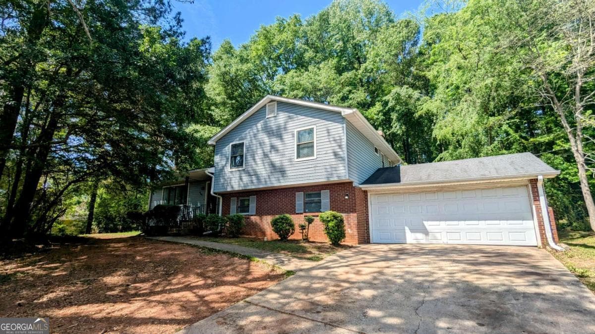 4 bedroom, 2.5 bathroom, 1,968 sq ft single family residence sold at 4402 Sebring Walk, Decatur, GA 30034