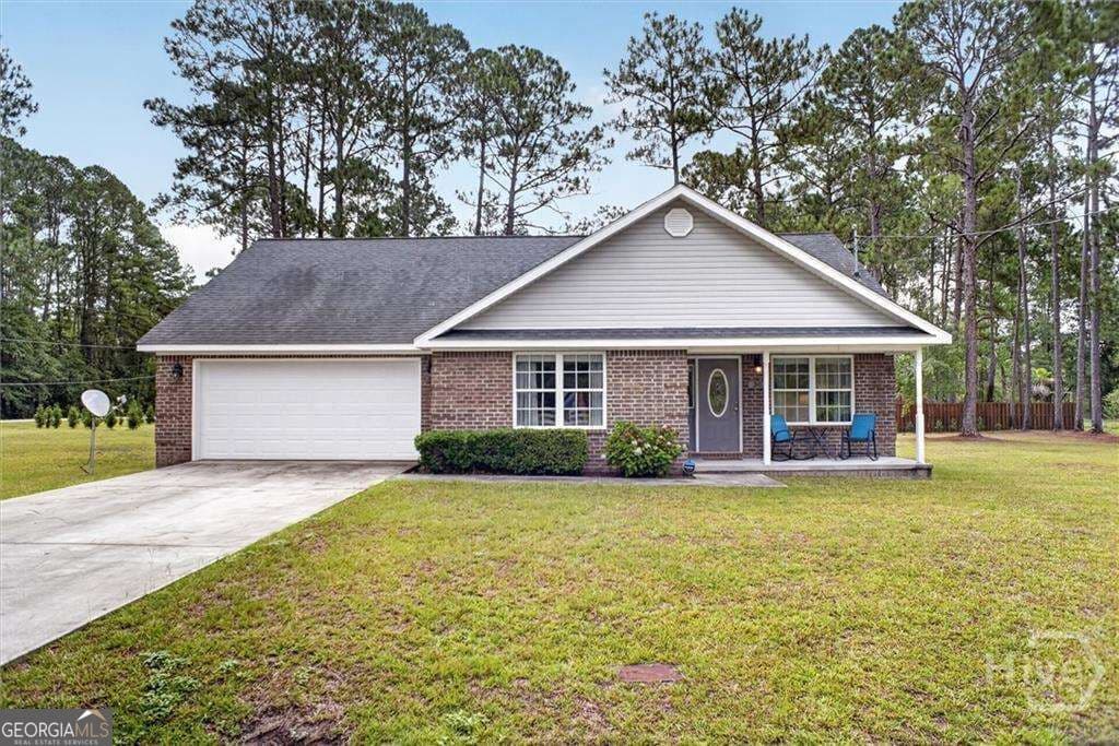 3 bedroom, 2 bathroom, 1,420 sq ft single family residence for sale at 30 Vandiver Street, Pembroke, GA 31321