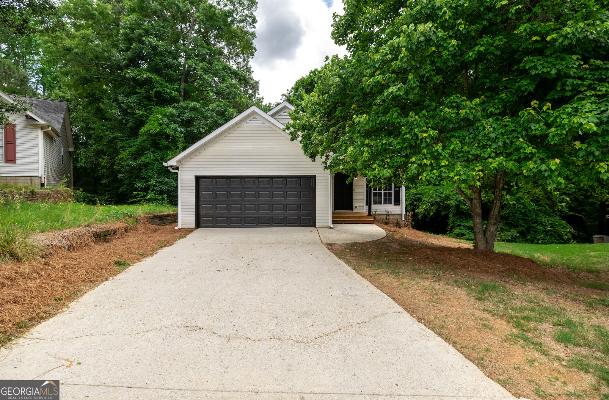 3 bedroom, 2 bathroom, 1,375 sq ft single family residence sold at 930 Sweetwater Way, Mcdonough, GA 30253