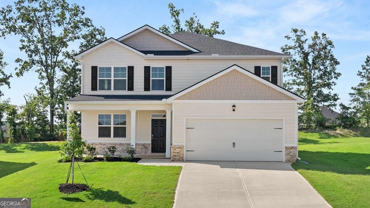 5 bedroom, 2.5 bathroom single family residence for sale at 102 Planters Row, Perry, GA 31069