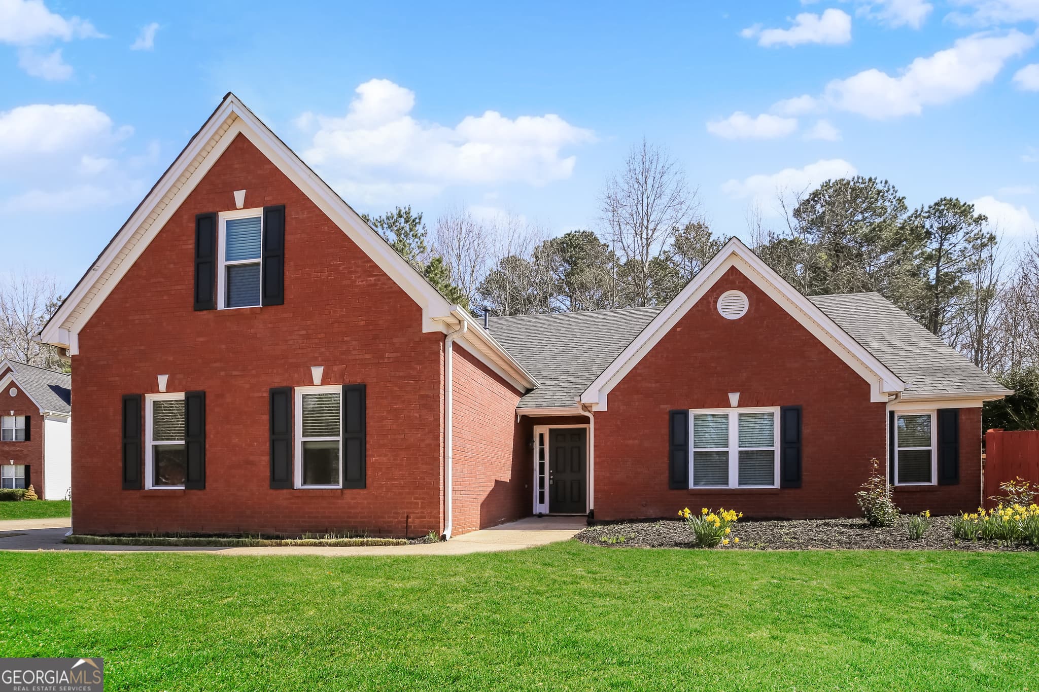 4 bedroom, 2 bathroom, 2,341 sq ft single family residence sold at 5382 Valley Forest Way, Flowery Branch, GA 30542
