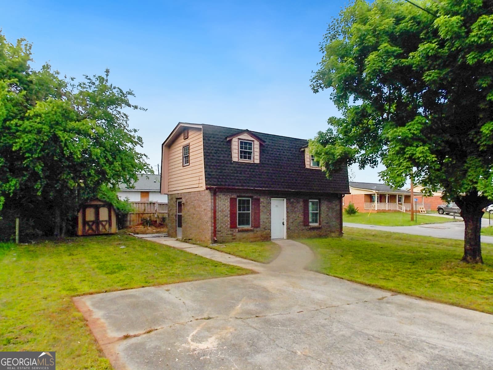 2 bedroom, 1.5 bathroom, 896 sq ft single family residence sold at 10 Hawk Road, Cartersville, GA 30121