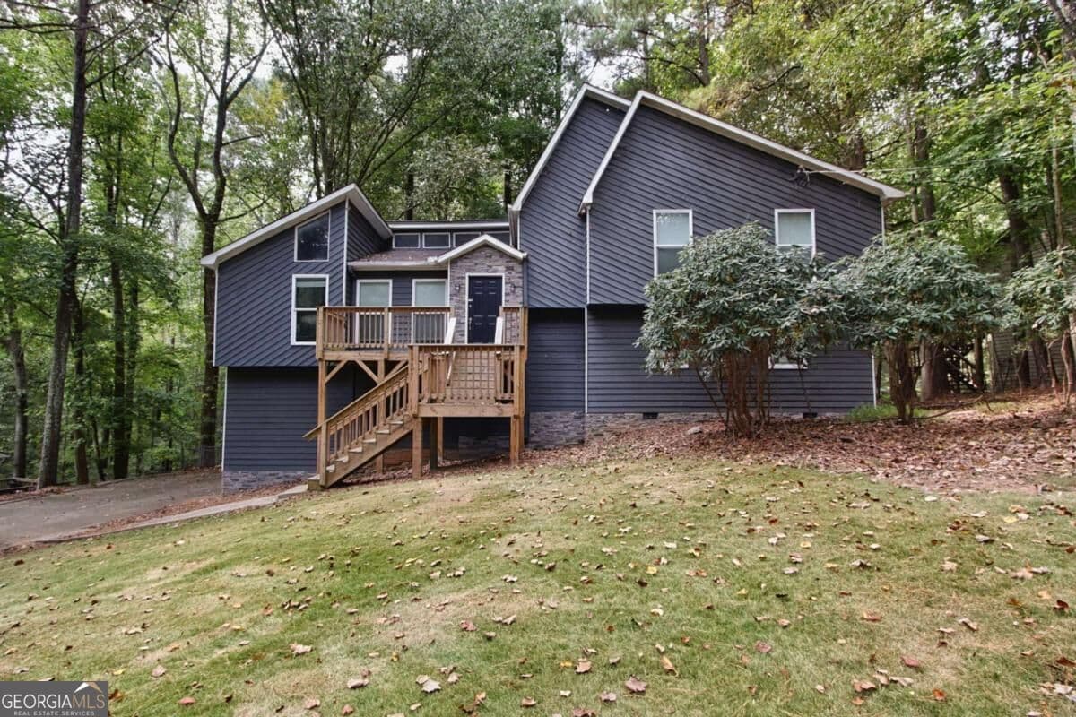 5 bedroom, 2 bathroom, 2,978 sq ft single family residence for sale at 756 Cedar Creek Way, Woodstock, GA 30189