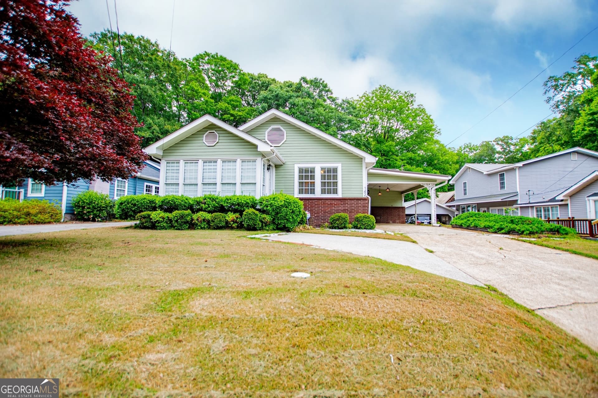 4 bedroom, 2 bathroom, 1,930 sq ft single family residence sold at 142 Oak Avenue, Carrollton, GA 30117
