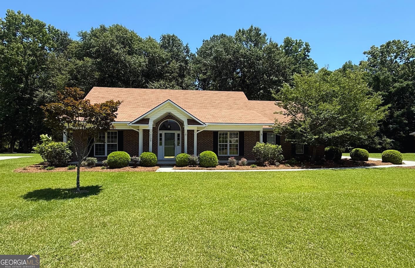 3 bedroom, 2 bathroom, 2,142 sq ft single family residence sold at 1129 Bartlett Drive, Statesboro, GA 30461