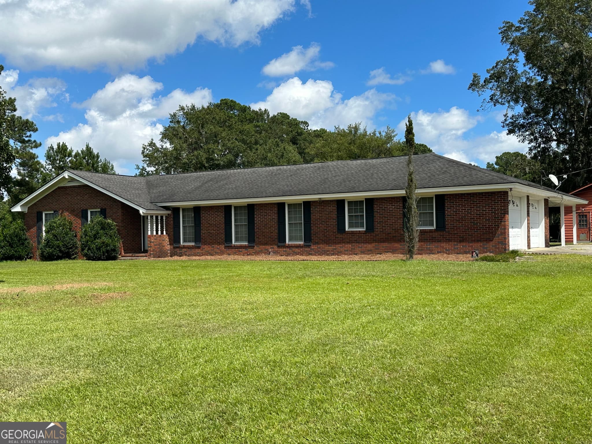3 bedroom, 3 bathroom, 1,685 sq ft single family residence for sale at 1324 S Rogers Street, Pooler, GA 31322