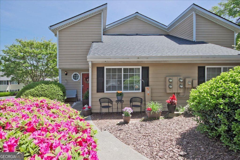 2 bedroom, 2.5 bathroom, 1,290 sq ft townhouse sold at 1468 Briarwood Road 703, Atlanta, GA 30319