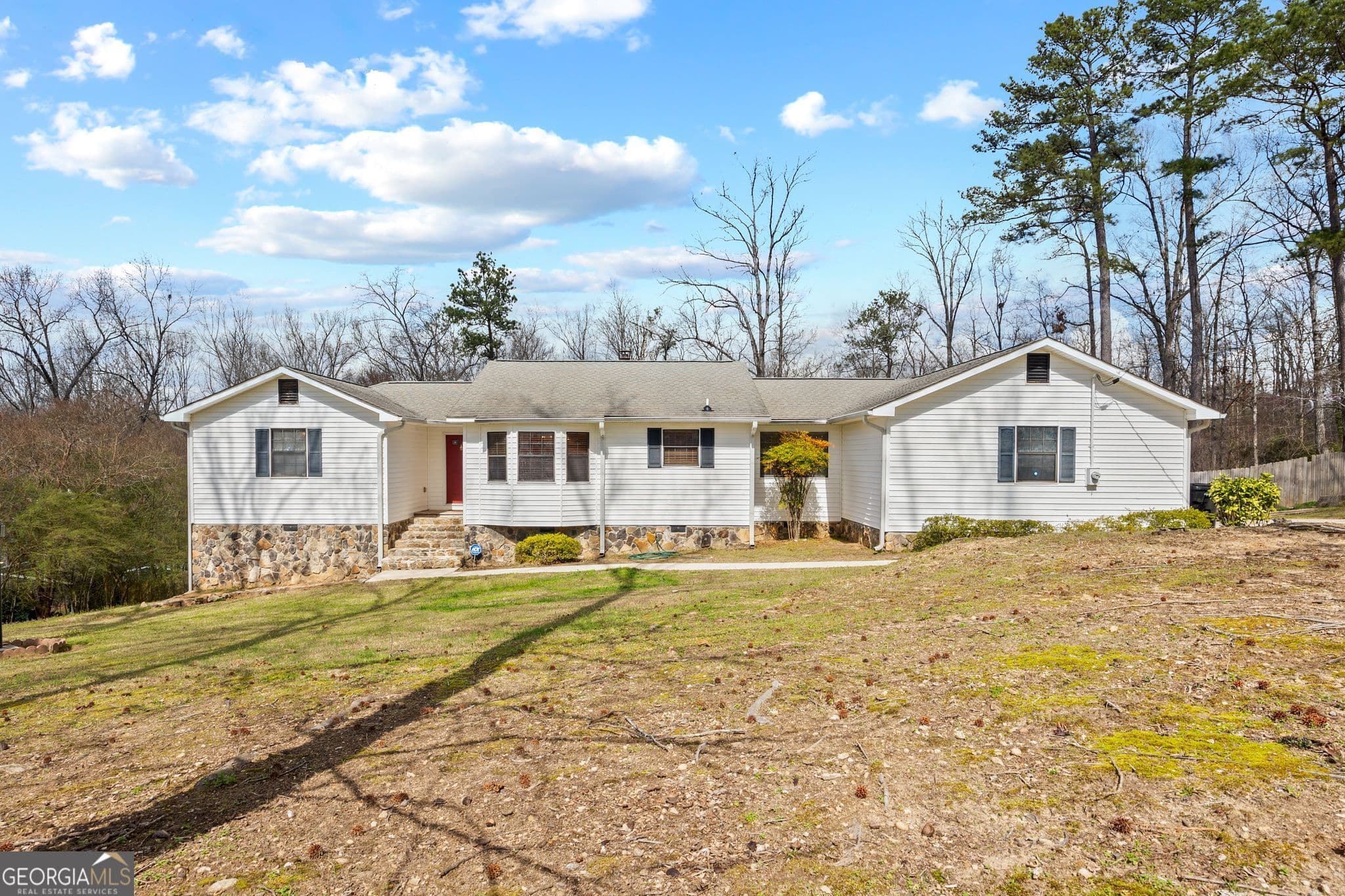 3 bedroom, 2 bathroom, 1,992 sq ft single family residence sold at 180 Oak Leaf Drive, Stockbridge, GA 30281