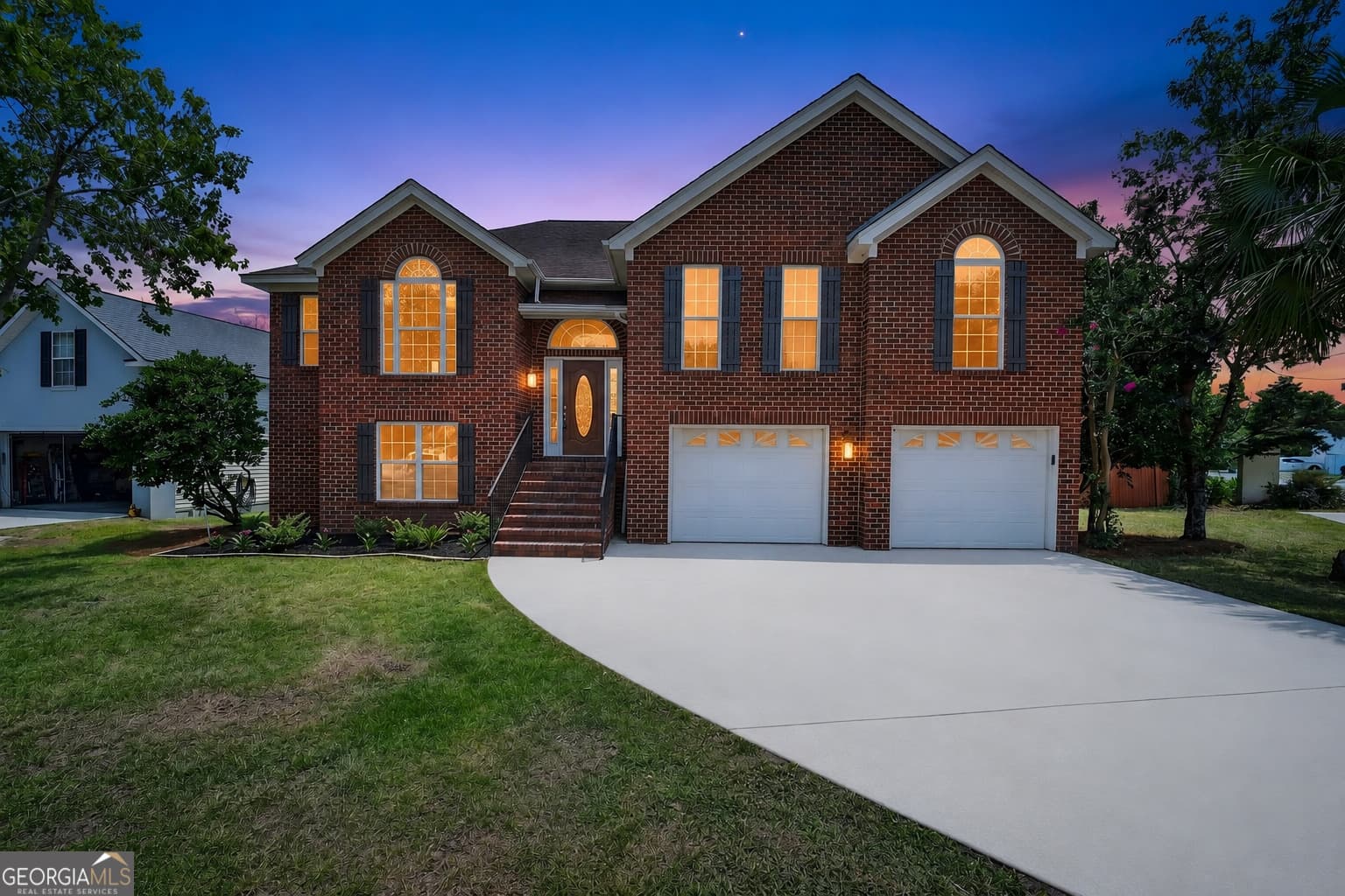 5 bedroom, 3 bathroom, 2,310 sq ft single family residence sold at 33 Runabout Lane, Savannah, GA 31410