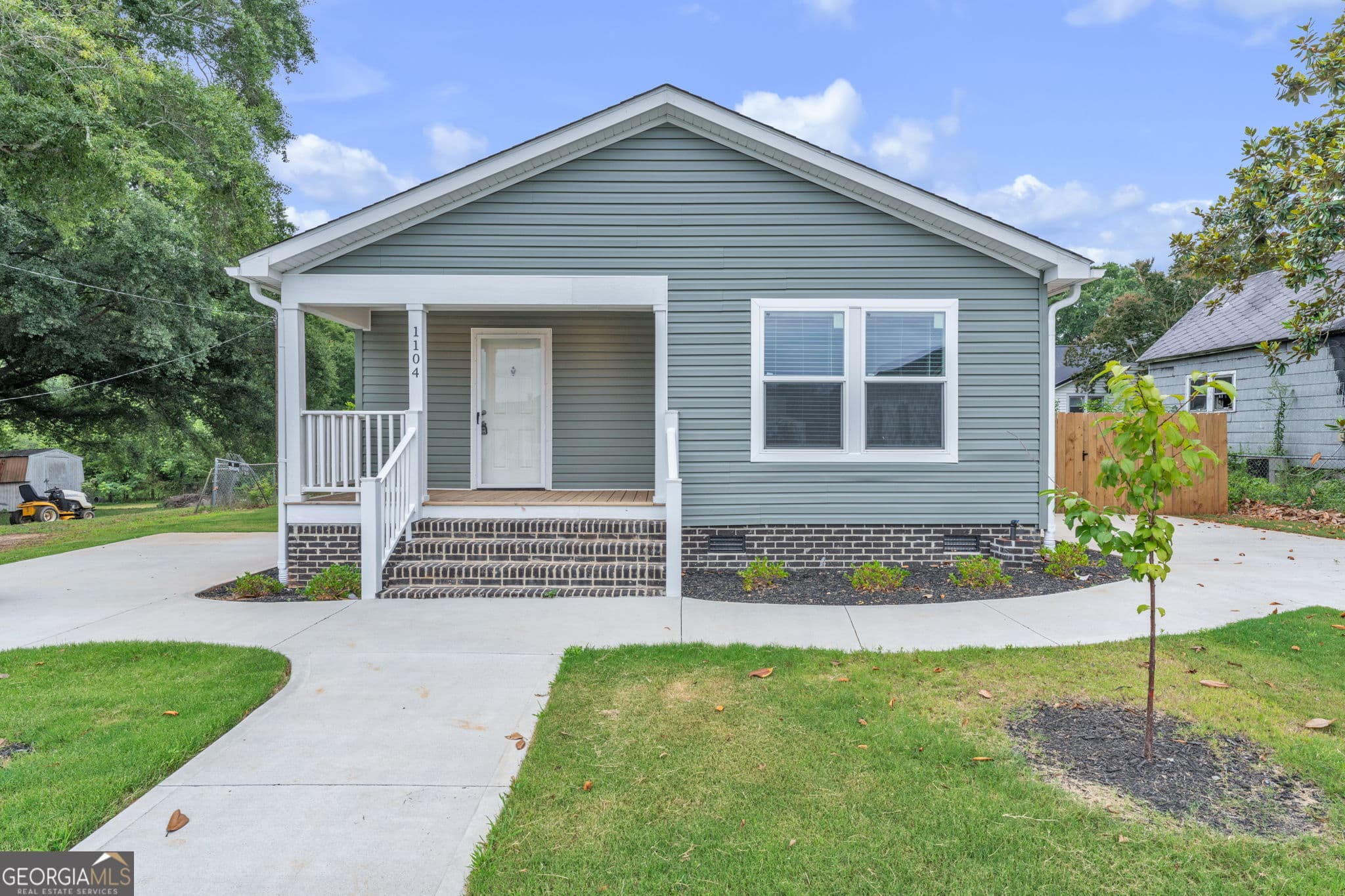 3 bedroom, 2 bathroom, 1,330 sq ft single family residence for sale at 1104 E Front Street, Iva, SC 29655