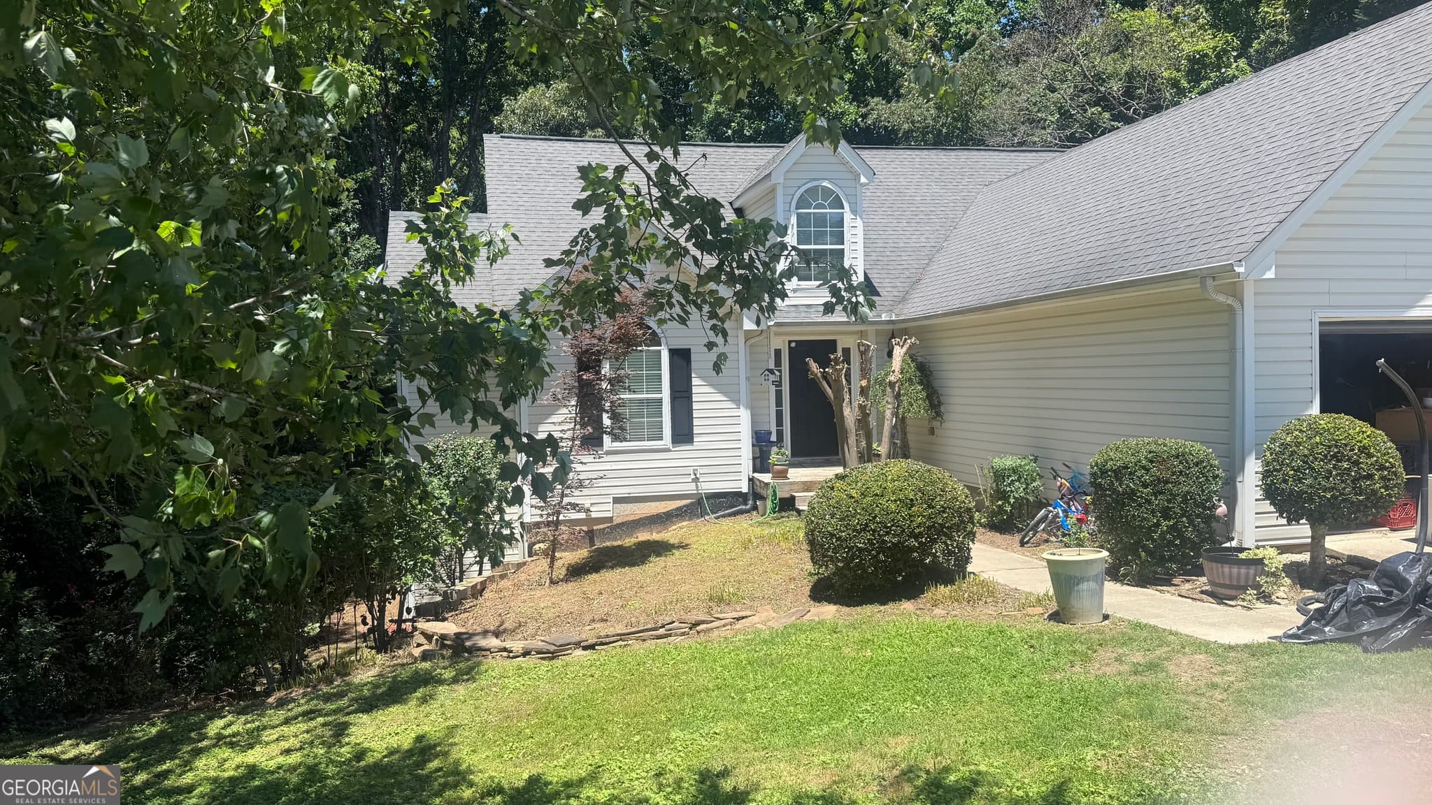 3 bedroom, 2 bathroom single family residence sold at 4724 Melbourne Trail, Flowery Branch, GA 30542