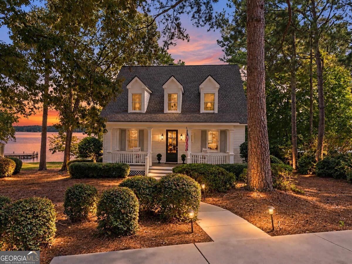4 bedroom, 3.5 bathroom, 2,597 sq ft single family residence for sale at 155 Oakton, Eatonton, GA 31024