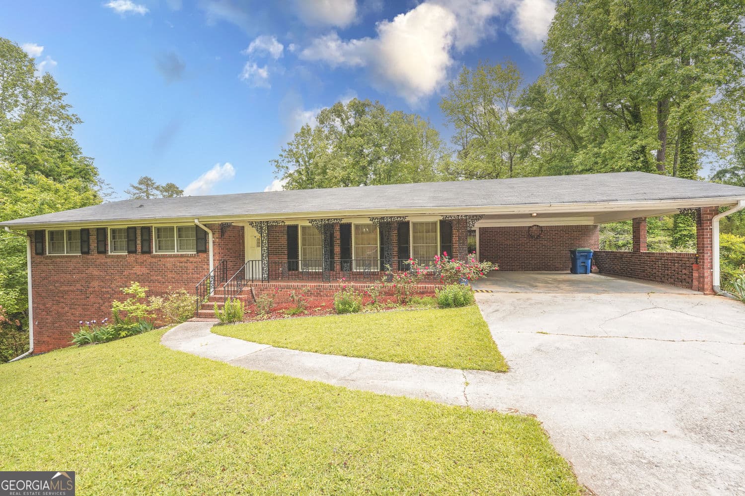 3 bedroom, 2 bathroom, 3,942 sq ft single family residence sold at 3560 Emily Way, Atlanta, GA 30349