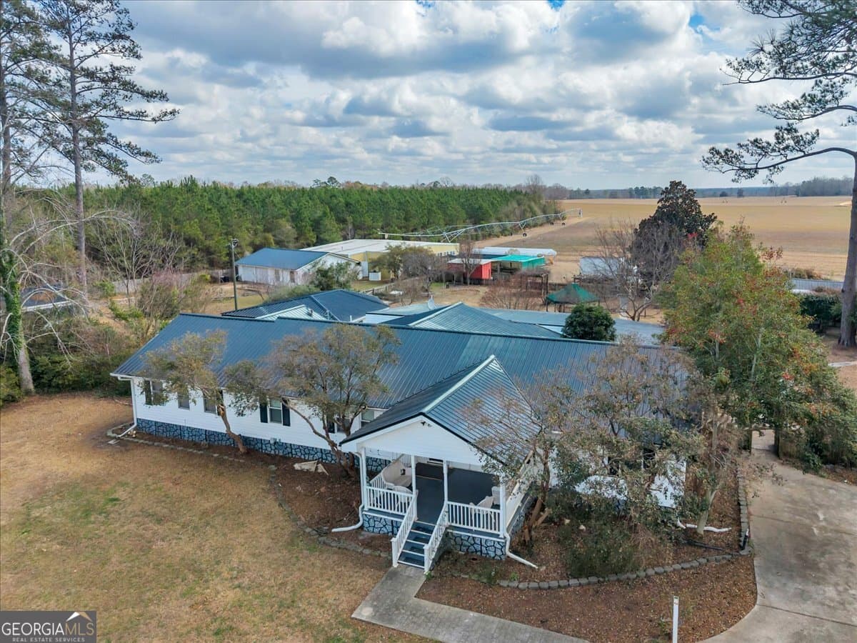 3 bedroom, 3 bathroom, 2,672 sq ft manufactured home,single family residence for sale at 10780 Highway 112, Irwinton, GA 31042
