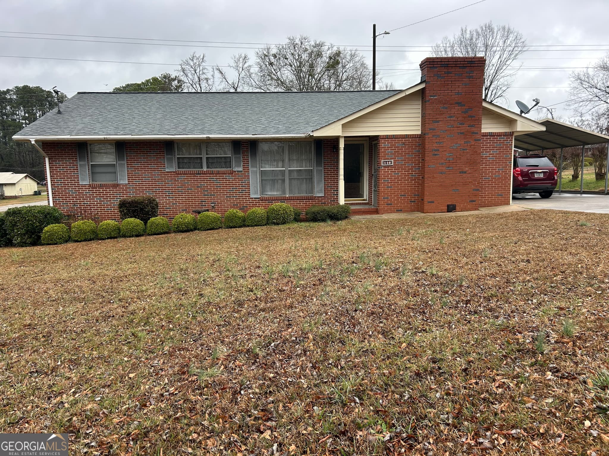 3 bedroom, 2 bathroom, 1,372 sq ft single family residence under contract at 801 Cloverhurst Drive, Washington, GA 30673