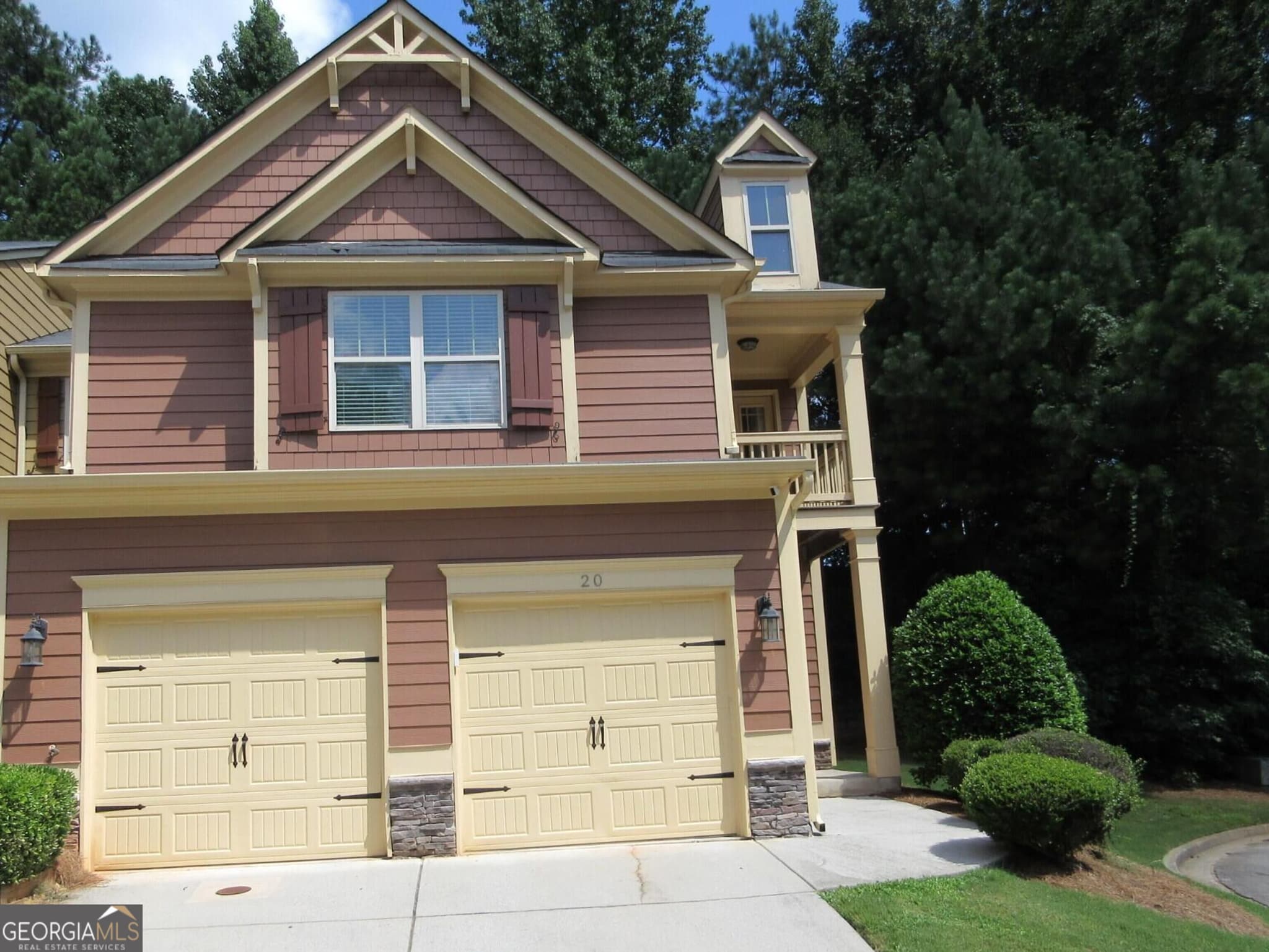 3 bedroom, 2.5 bathroom, 2,208 sq ft townhouse sold at 20 Grampian Way 4, Marietta, GA 30008