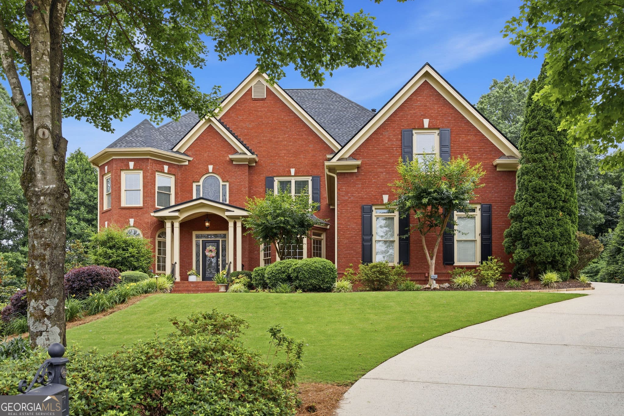 6 bedroom, 5 bathroom, 6,282 sq ft single family residence sold at 9070 Preston Lane, Suwanee, GA 30024