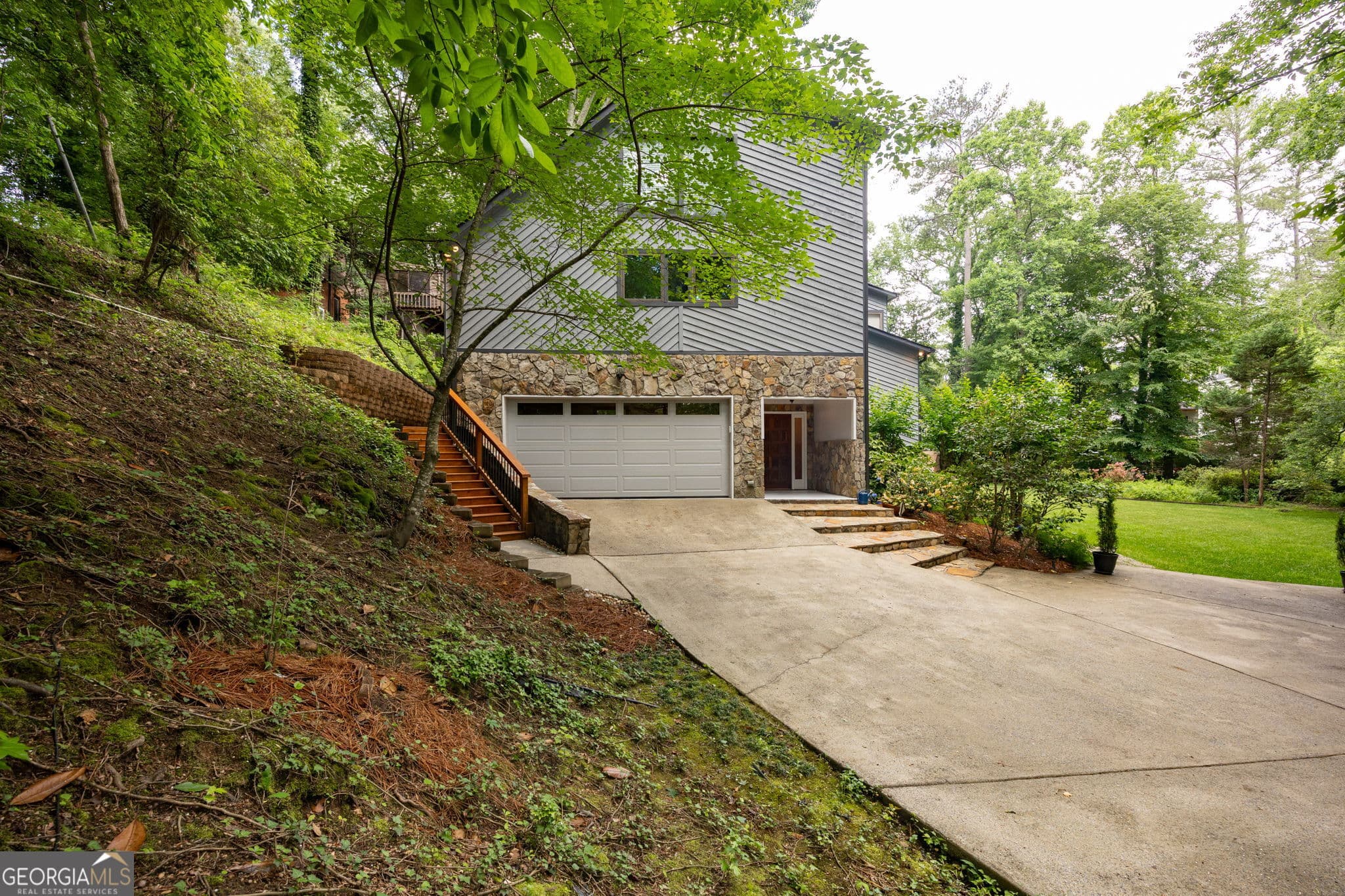 6 bedroom, 5 bathroom, 5,307 sq ft single family residence sold at 4328 Valley Trail Drive, Atlanta, GA 30339