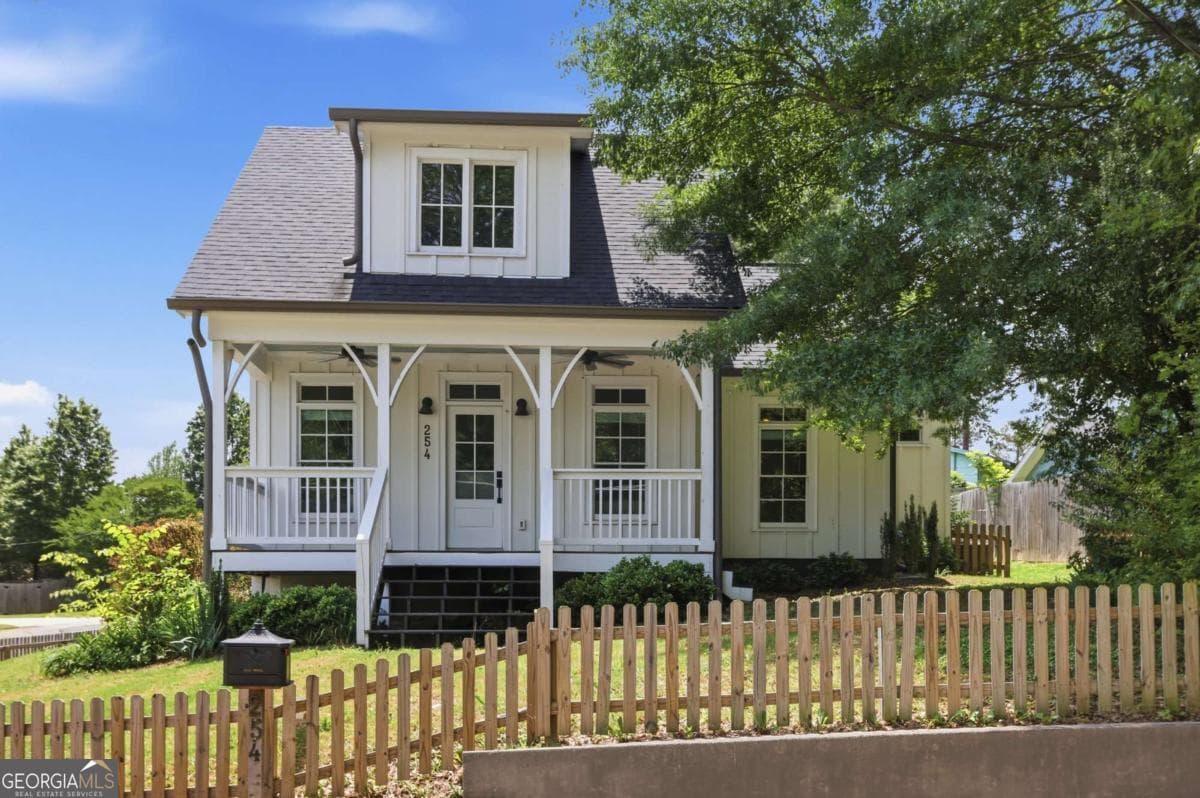 3 bedroom, 2.5 bathroom, 1,235 sq ft single family residence sold at 254 Montgomery Street, Marietta, GA 30060