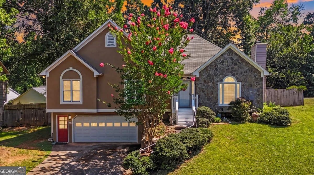 3 bedroom, 2 bathroom, 1,674 sq ft single family residence sold at 3060 Wellcrest Drive, Kennesaw, GA 30152