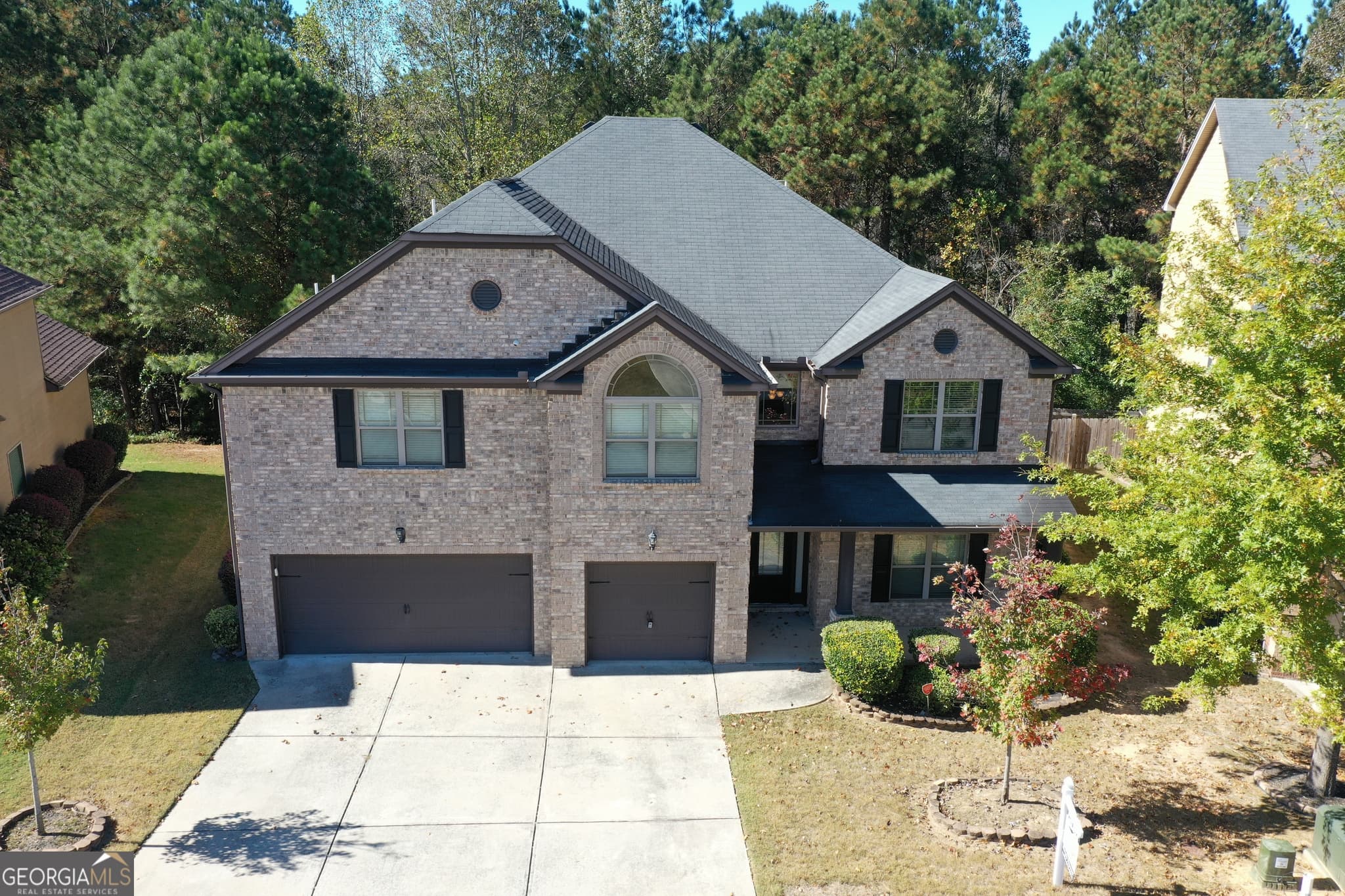 5 bedroom, 3.5 bathroom single family residence sold at 870 Clifton Springs Close Drive, Atlanta, GA 30349