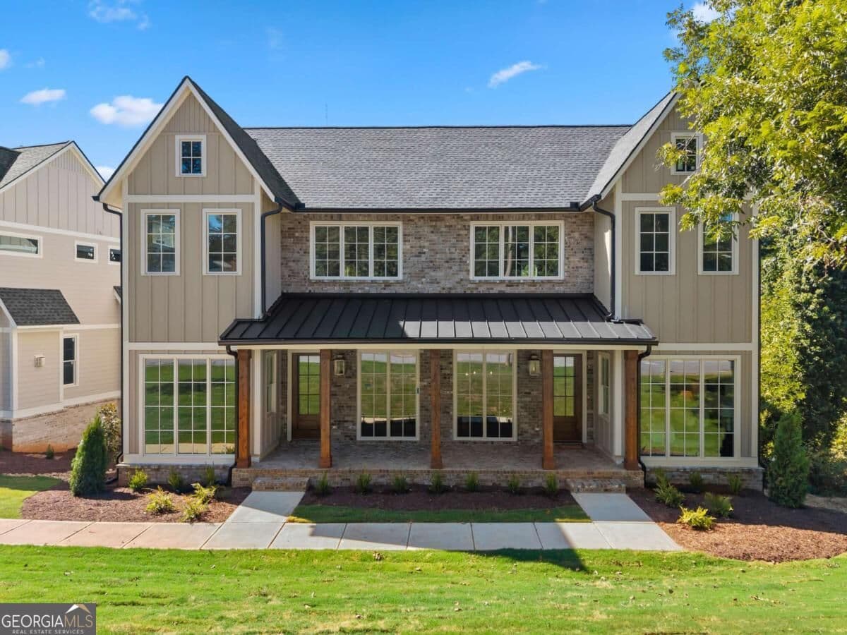 4 bedroom, 3.5 bathroom, 2,325 sq ft townhouse for sale at 1057 Riverside Drive, Gainesville, GA 30501