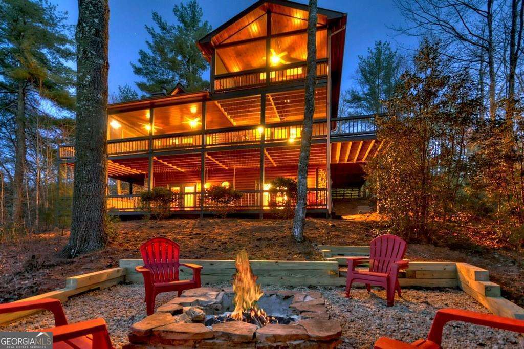 3 bedroom, 3 bathroom, 2,440 sq ft cabin,single family residence sold at 98 Toccoa Overlook Drive, Blue Ridge, GA 30513