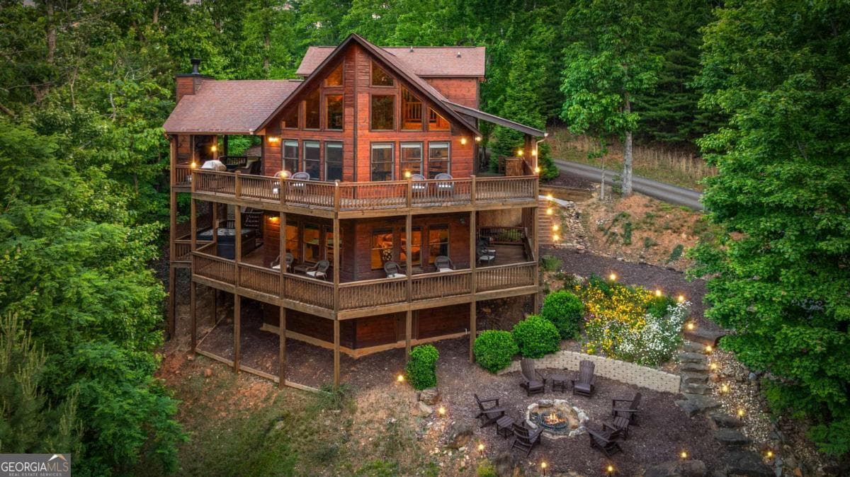 3 bedroom, 3 bathroom, 2,520 sq ft cabin,single family residence sold at 58 Overlook Way, Blue Ridge, GA 30513