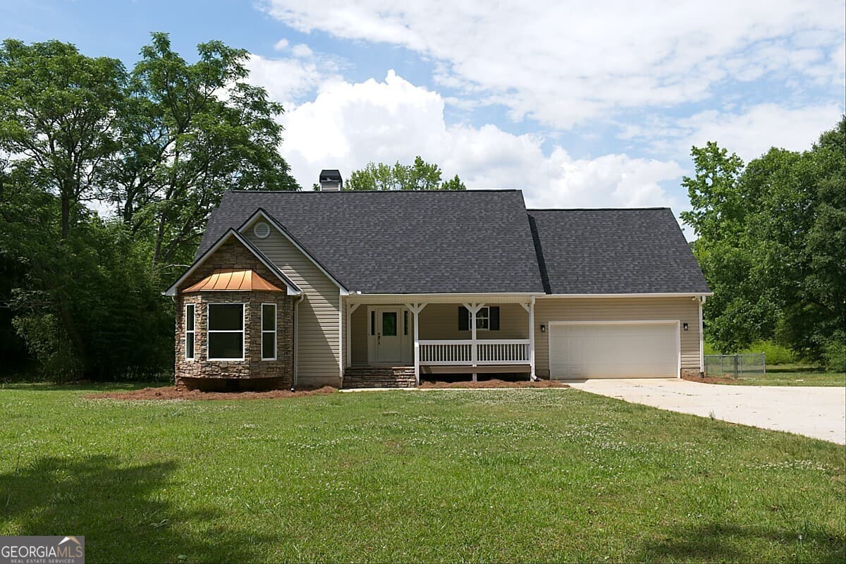 3 bedroom, 2 bathroom, 1,554 sq ft single family residence sold at 414 Buchanan Road, Griffin, GA 30224