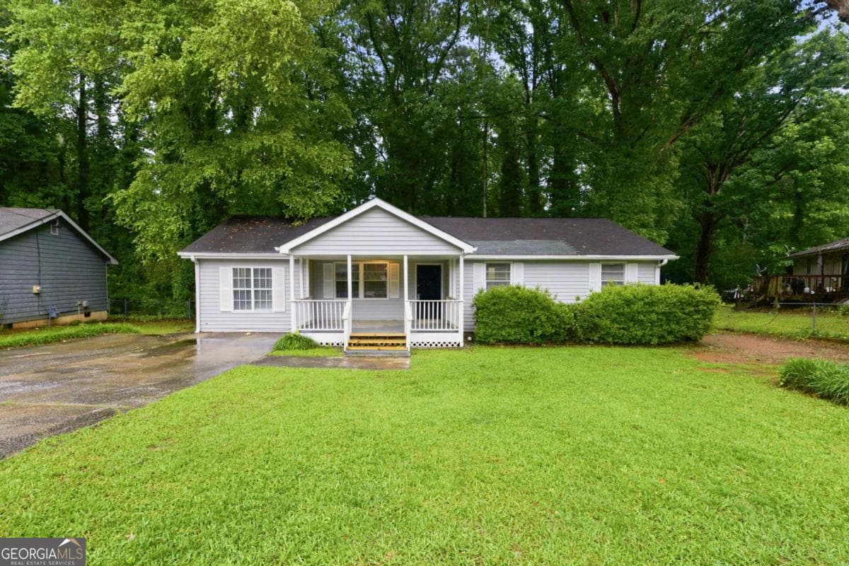 3 bedroom, 2 bathroom, 1,128 sq ft single family residence sold at 8238 Dunellen Lane, Jonesboro, GA 30238