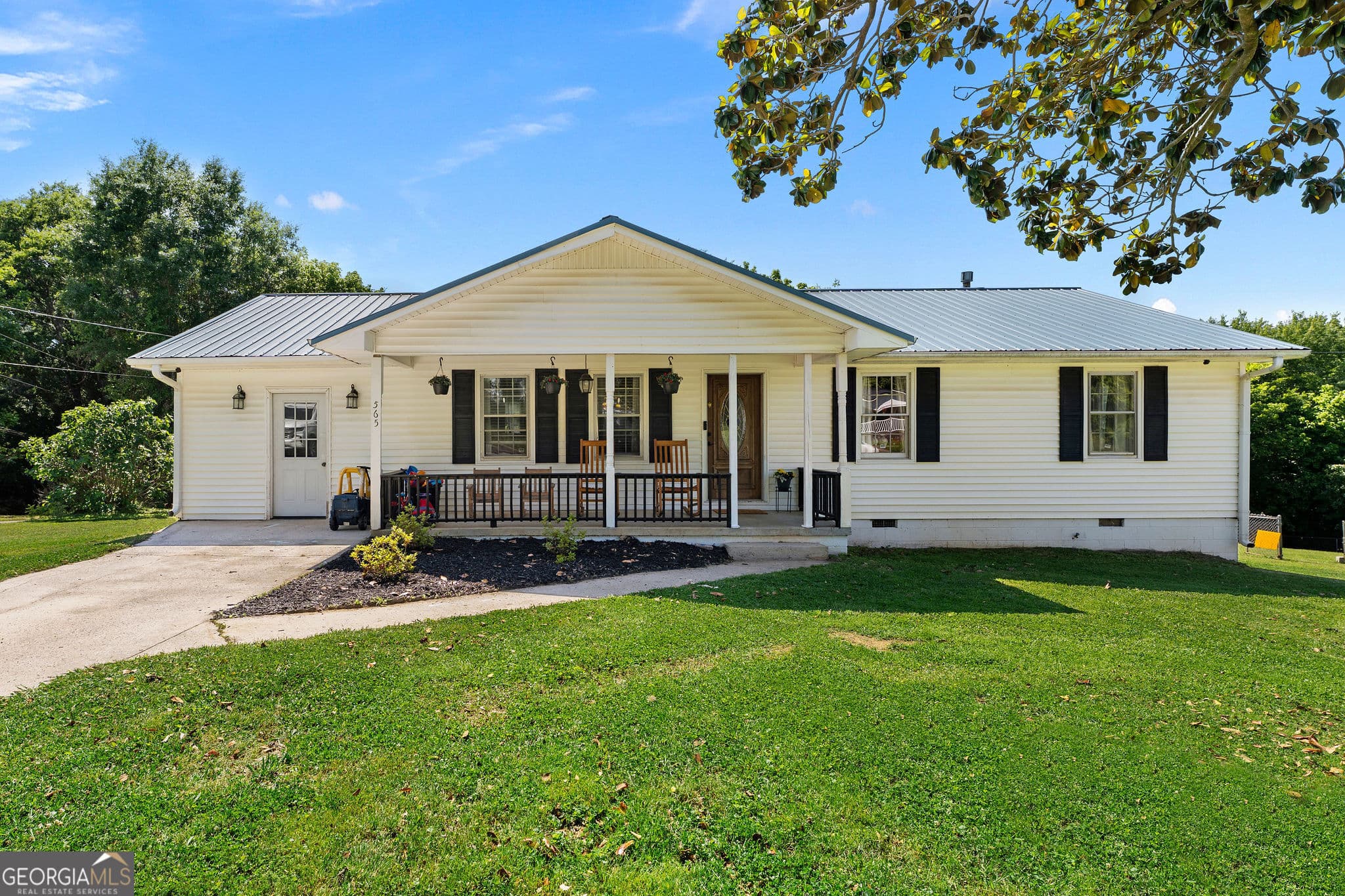 4 bedroom, 2 bathroom, 1,944 sq ft single family residence sold at 565 N Marble Street, Rockmart, GA 30153
