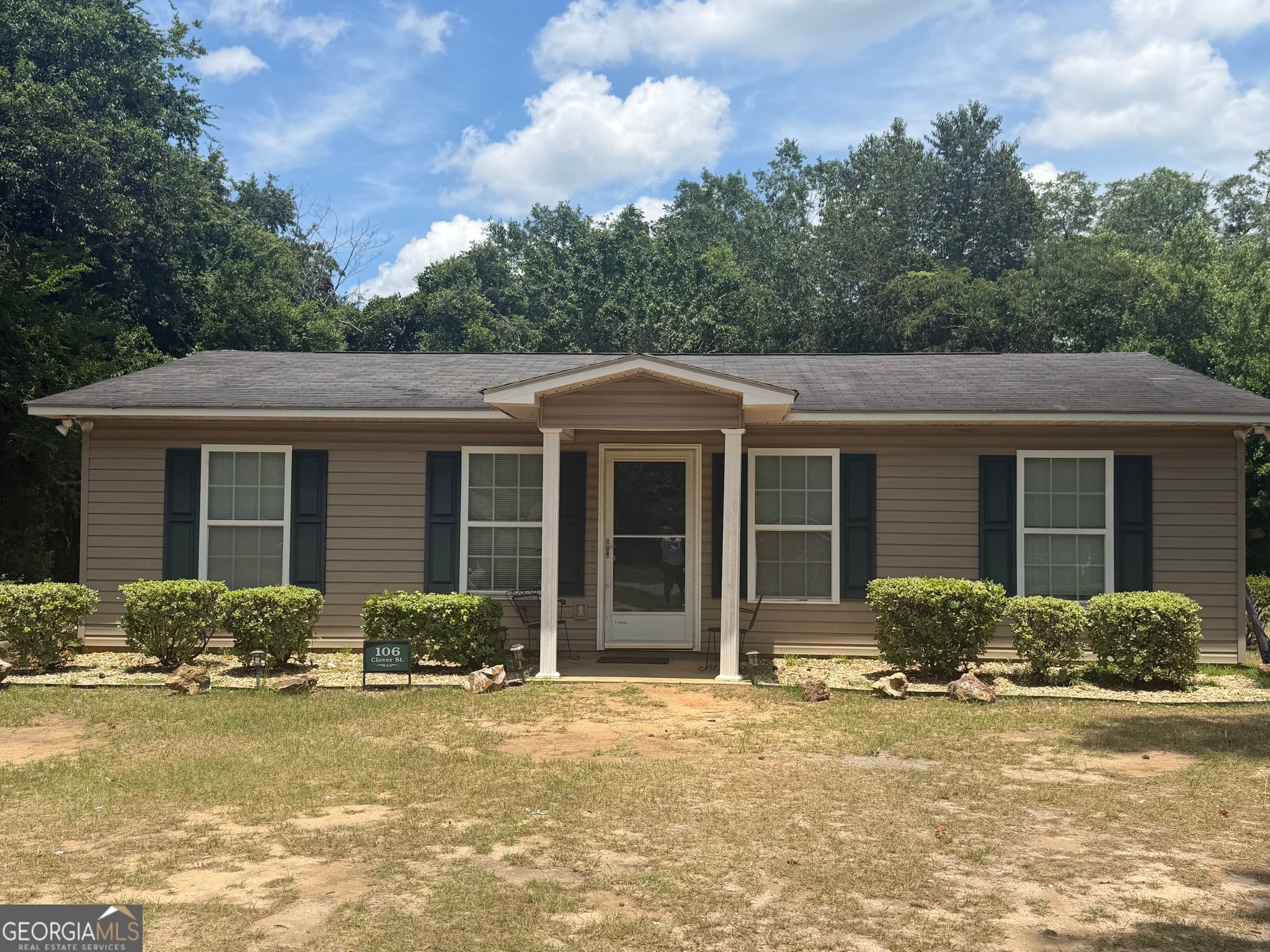 3 bedroom, 2 bathroom, 1,092 sq ft single family residence under contract at 106 Clover Street, East Dublin, GA 31027