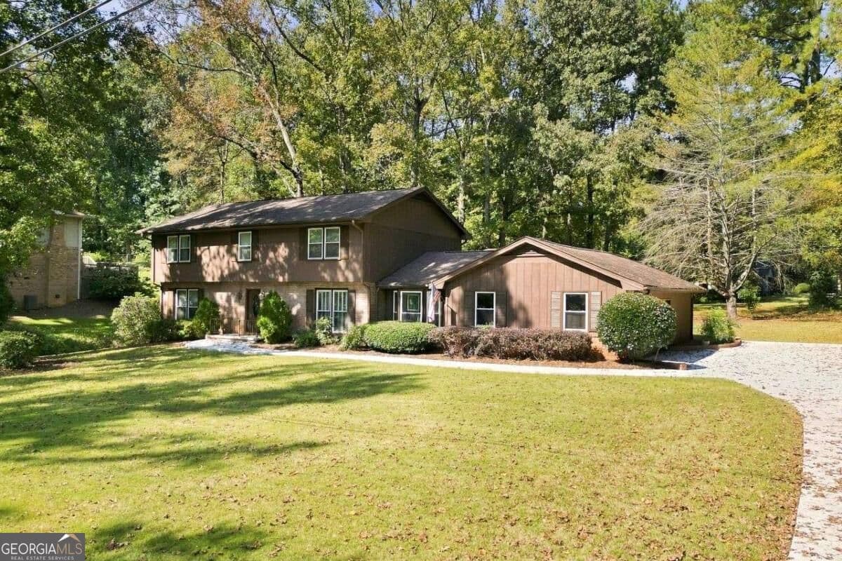 5 bedroom, 3 bathroom, 2,536 sq ft single family residence for sale at 1130 Vermillion Lane, Marietta, GA 30060