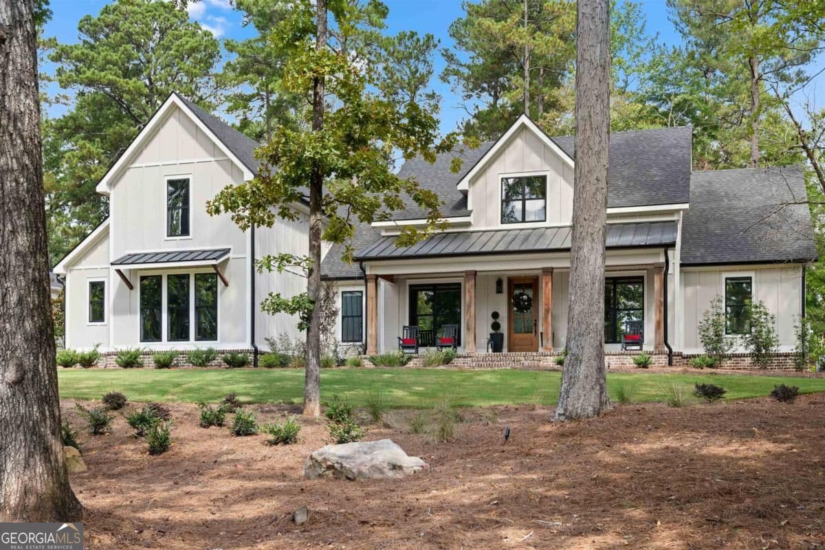 5 bedroom, 4.5 bathroom, 3,381 sq ft single family residence for sale at 1211 Turnberry Circle, Greensboro, GA 30642