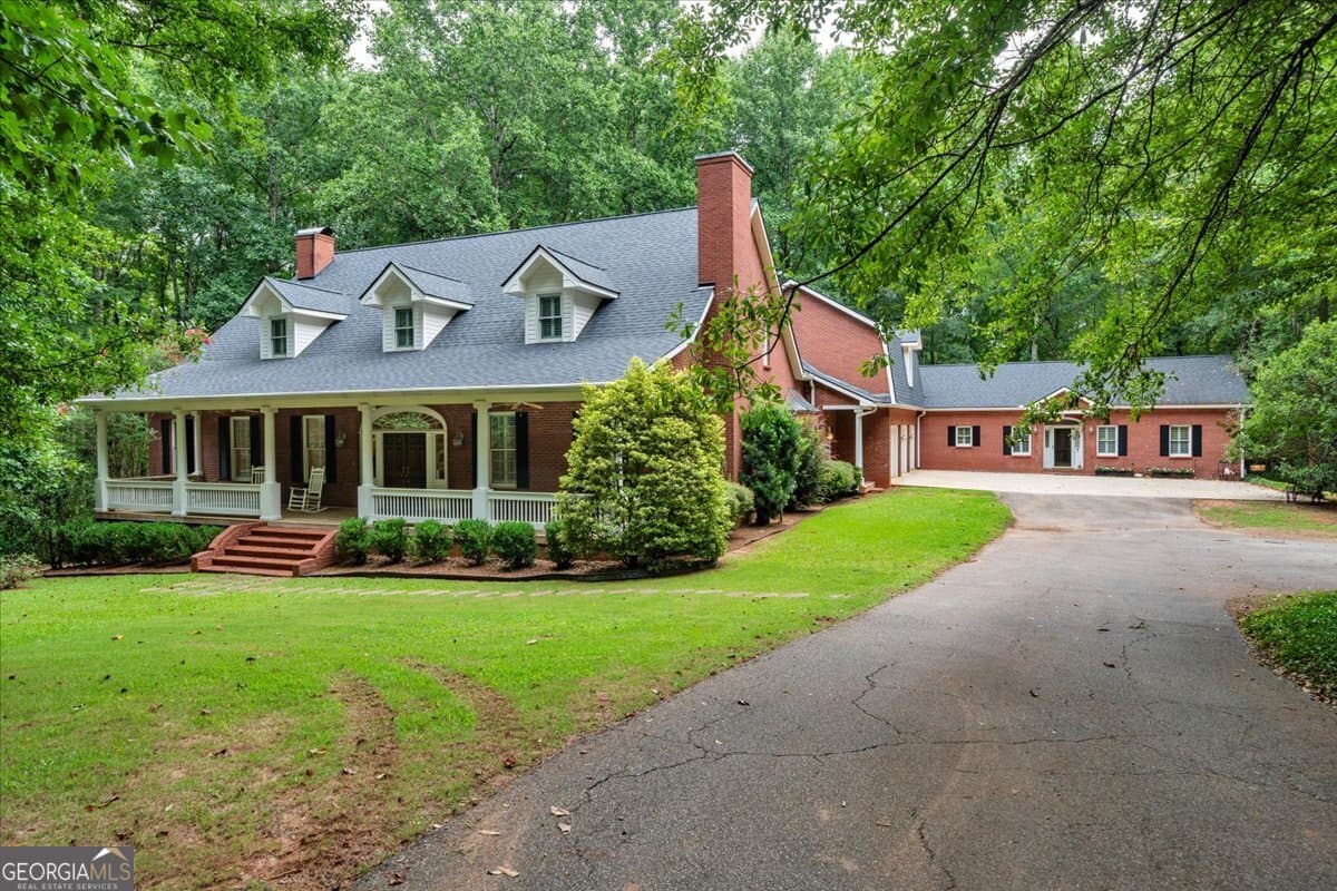 6 bedroom, 5.5 bathroom, 6,412 sq ft single family residence for sale at 222 Newton Drive, Forsyth, GA 31029
