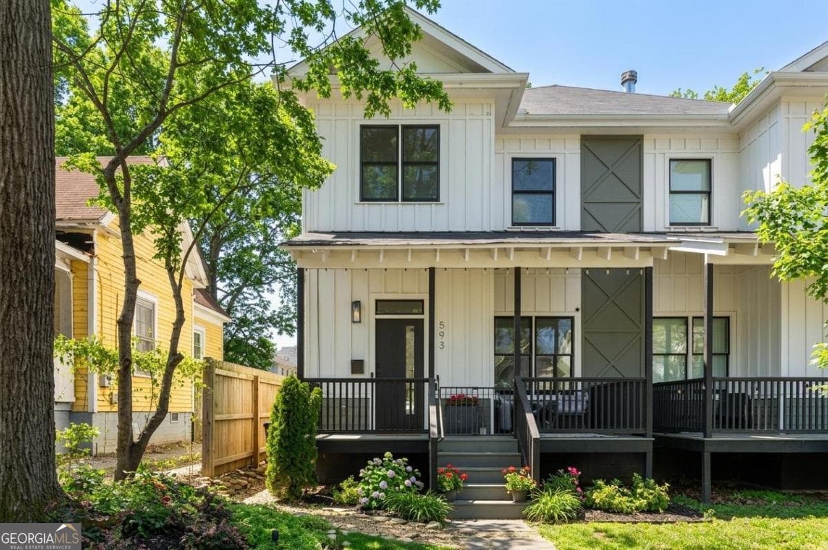 3 bedroom, 2.5 bathroom, 1,608 sq ft townhouse sold at 593 Formwalt Street, Atlanta, GA 30312