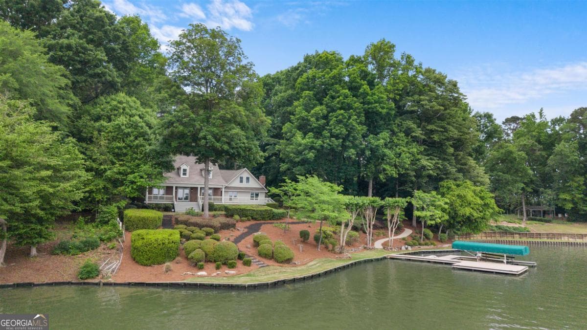 6 bedroom, 2.5 bathroom single family residence sold at 1020 Apalachee Woods Trail, Buckhead, GA 30625