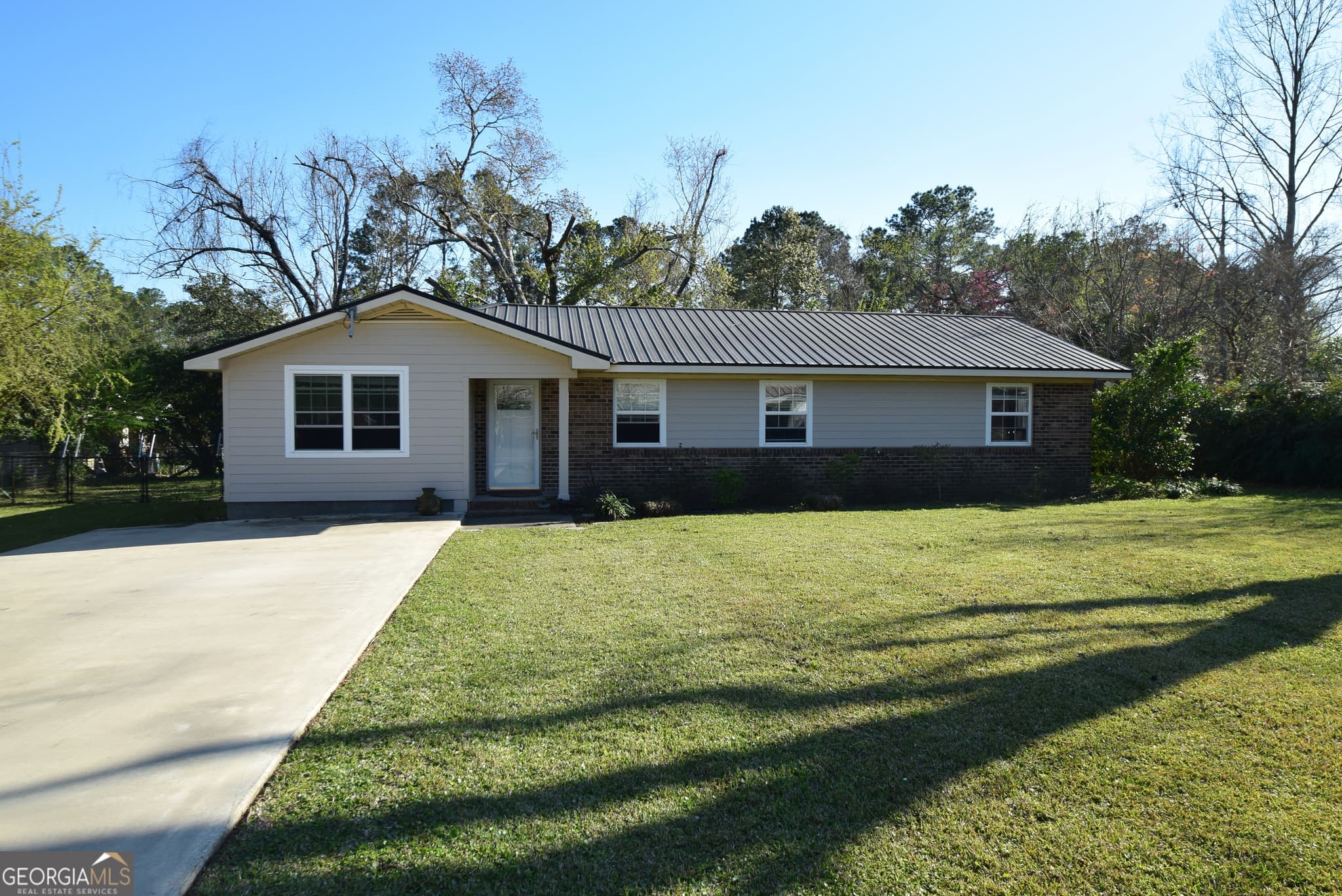 3 bedroom, 1 bathroom, 1,443 sq ft single family residence sold at 513 Leisure Lane, Blackshear, GA 31516