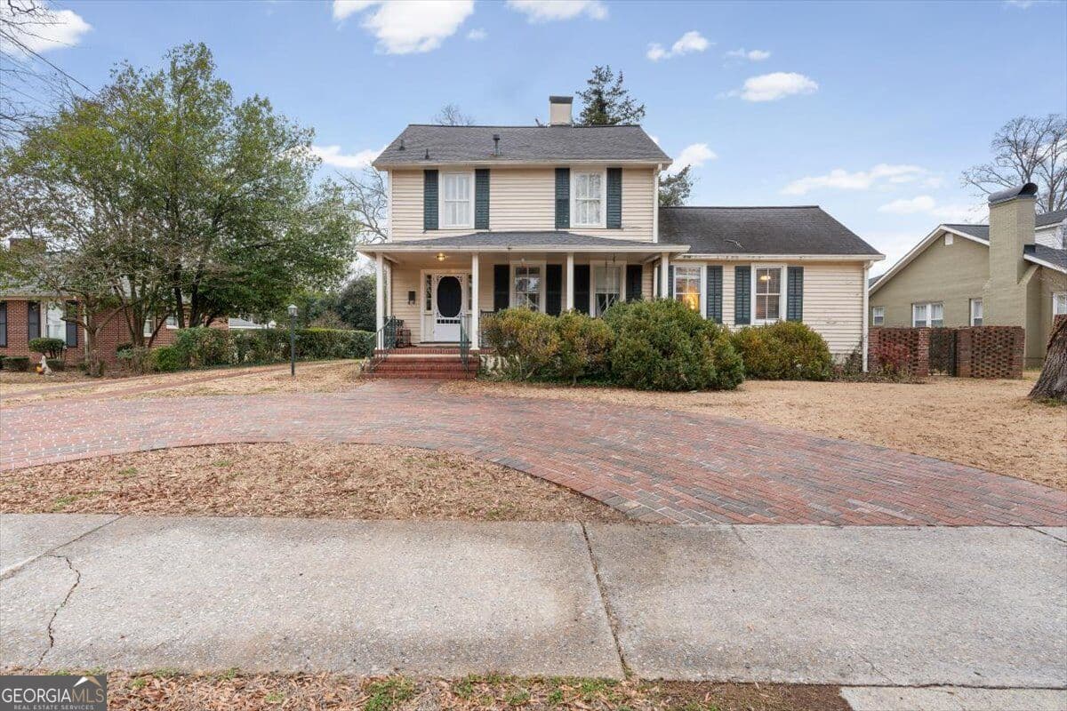 5 bedroom, 3 bathroom, 2,946 sq ft single family residence for sale at 311 N College Street, Cedartown, GA 30125