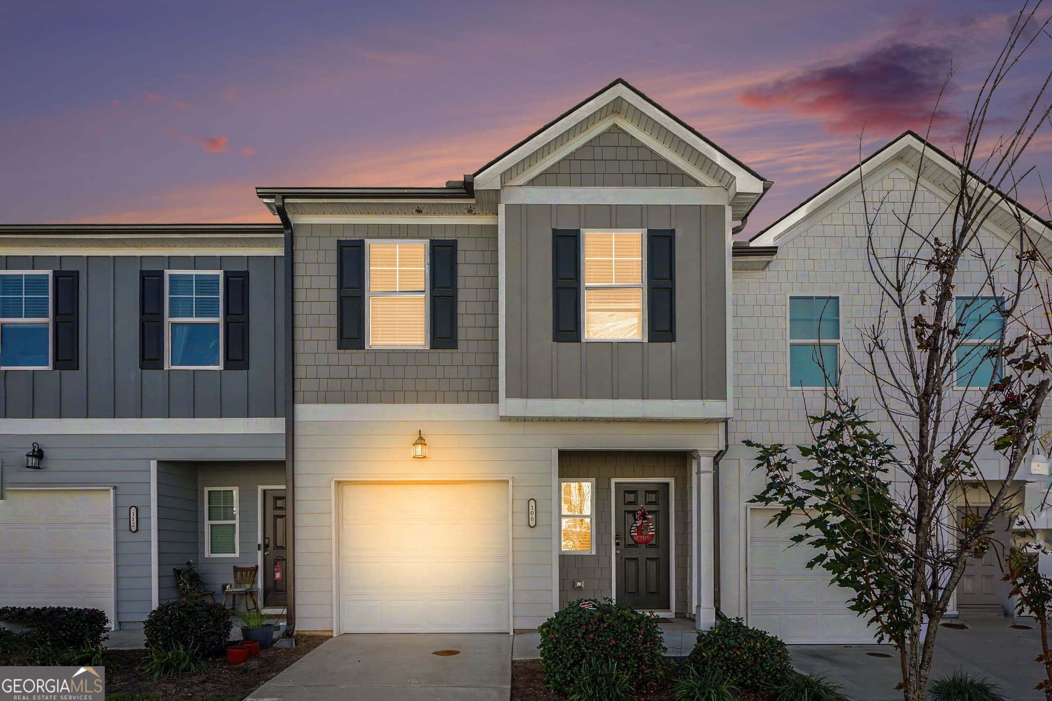 3 bedroom, 2.5 bathroom, 1,475 sq ft townhouse for sale at 108 Regent Park, Hoschton, GA 30548
