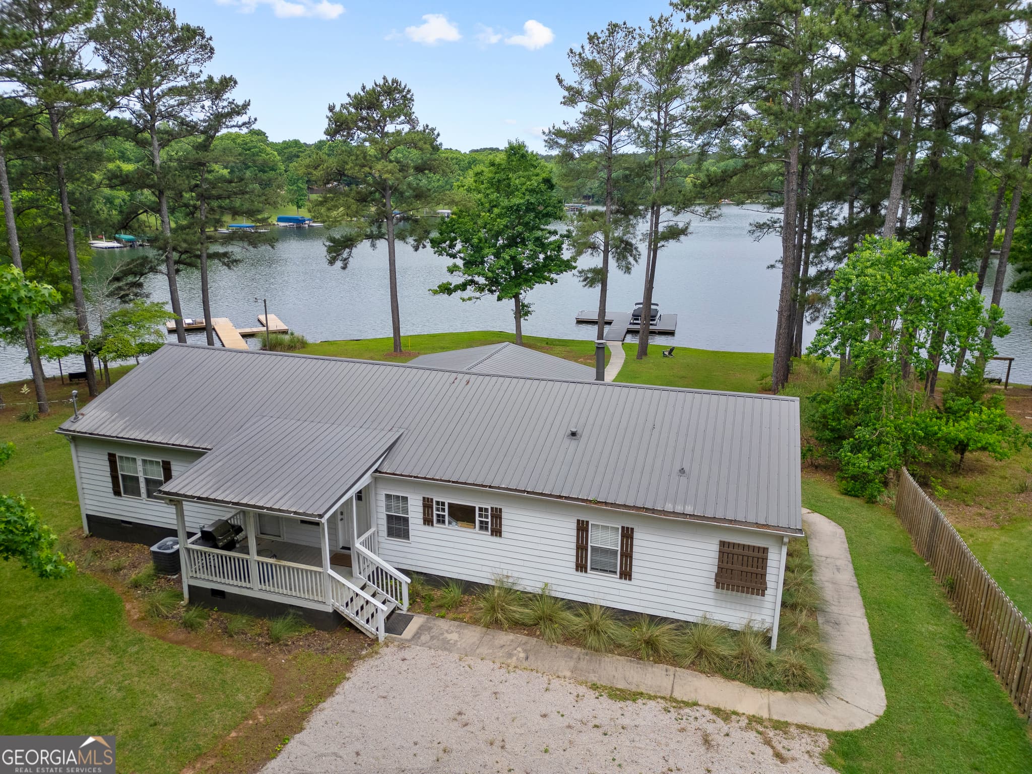 3 bedroom, 2 bathroom, 2,040 sq ft manufactured home,single family residence sold at 322 River Lake Drive, Eatonton, GA 31024