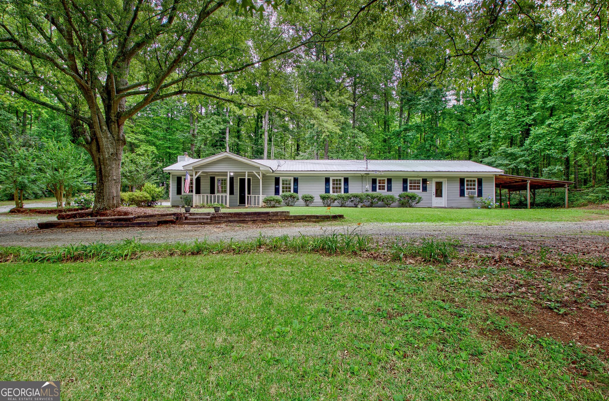 3 bedroom, 3 bathroom, 2,240 sq ft single family residence sold at 18 Glen Cannon Tr, Newnan, GA 30263