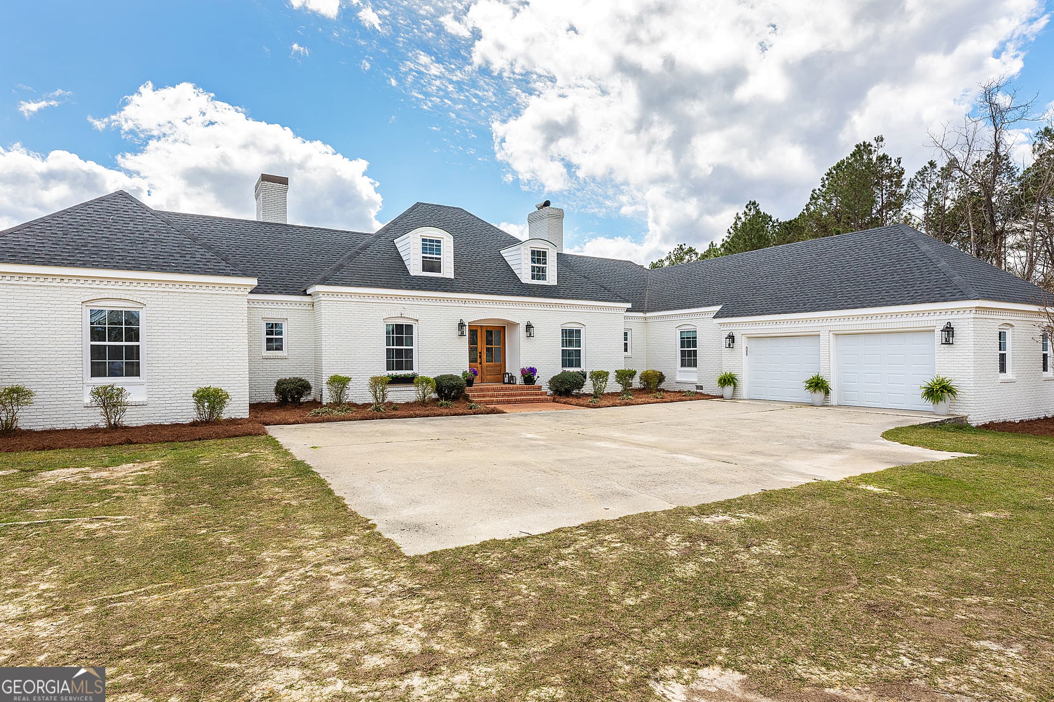 4 bedroom, 3.5 bathroom, 3,647 sq ft single family residence sold at 2271 Nursery Road, Blackshear, GA 31516