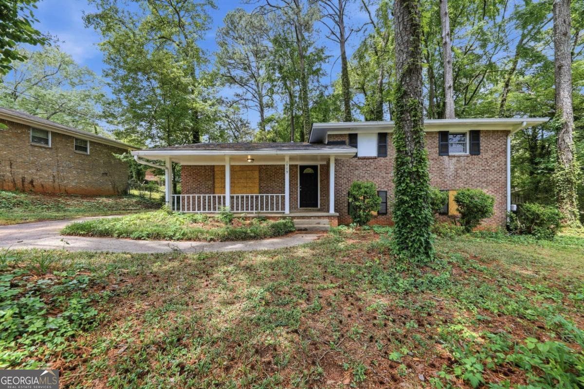 3 bedroom, 2 bathroom, 1,875 sq ft single family residence sold at 1779 Gretna Green Way, Decatur, GA 30035