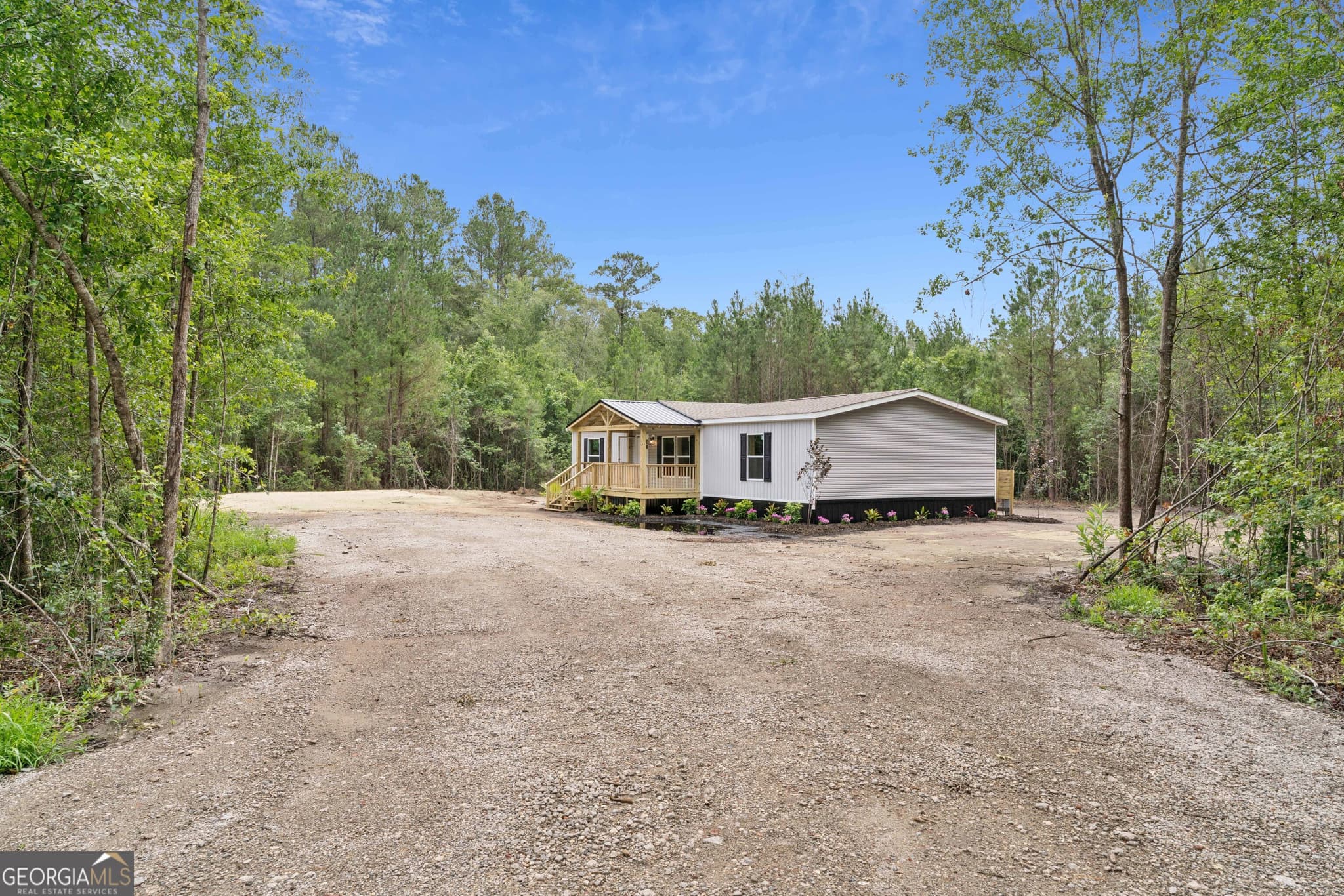 3 bedroom, 2 bathroom, 1,475 sq ft manufactured home,single family residence for sale at 9 N Riverhill Trail, Brunswick, GA 31525