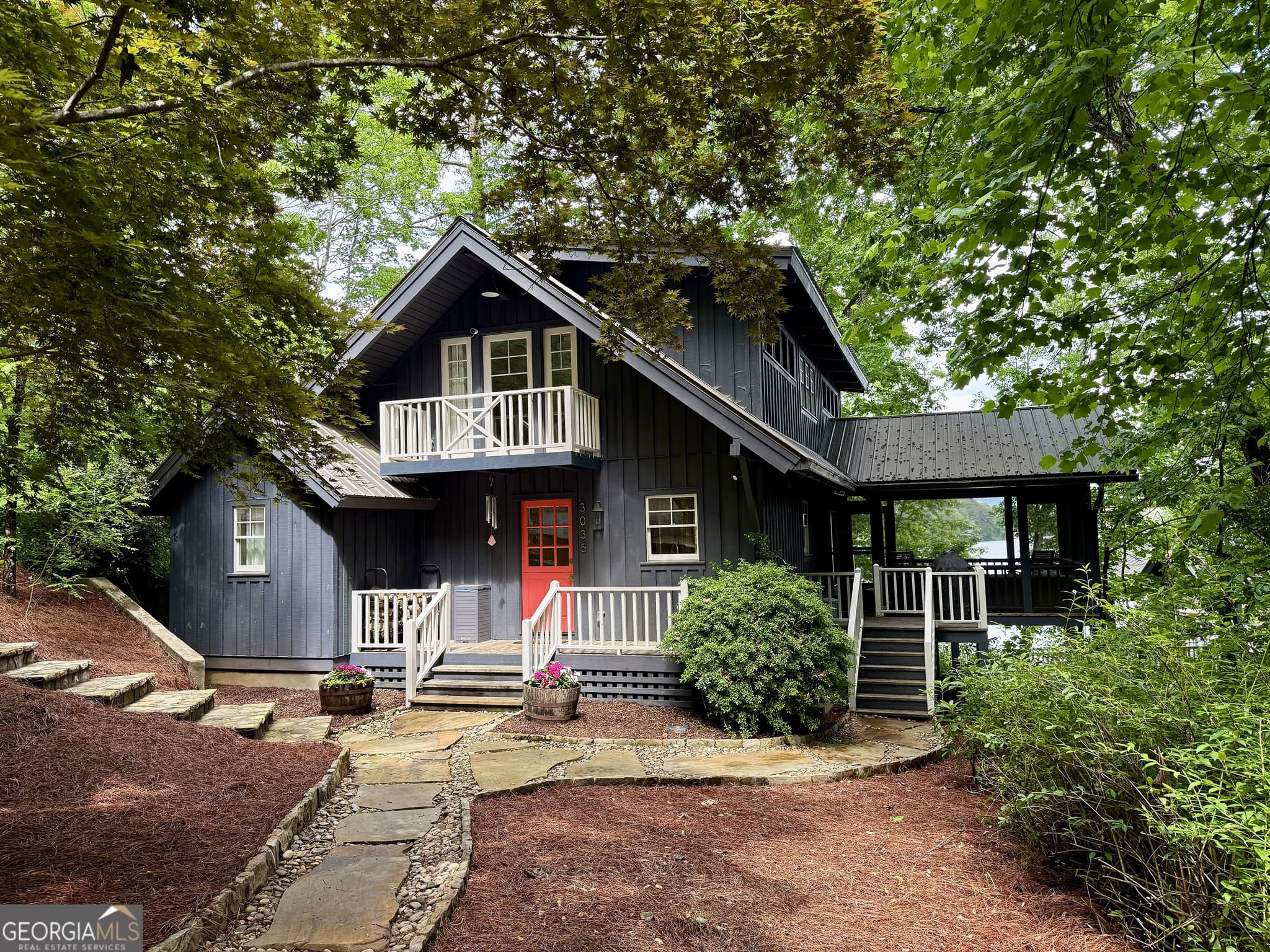3 bedroom, 3.5 bathroom, 1,840 sq ft cabin,single family residence sold at 3035 Laurel Lodge Road, Clarkesville, GA 30523