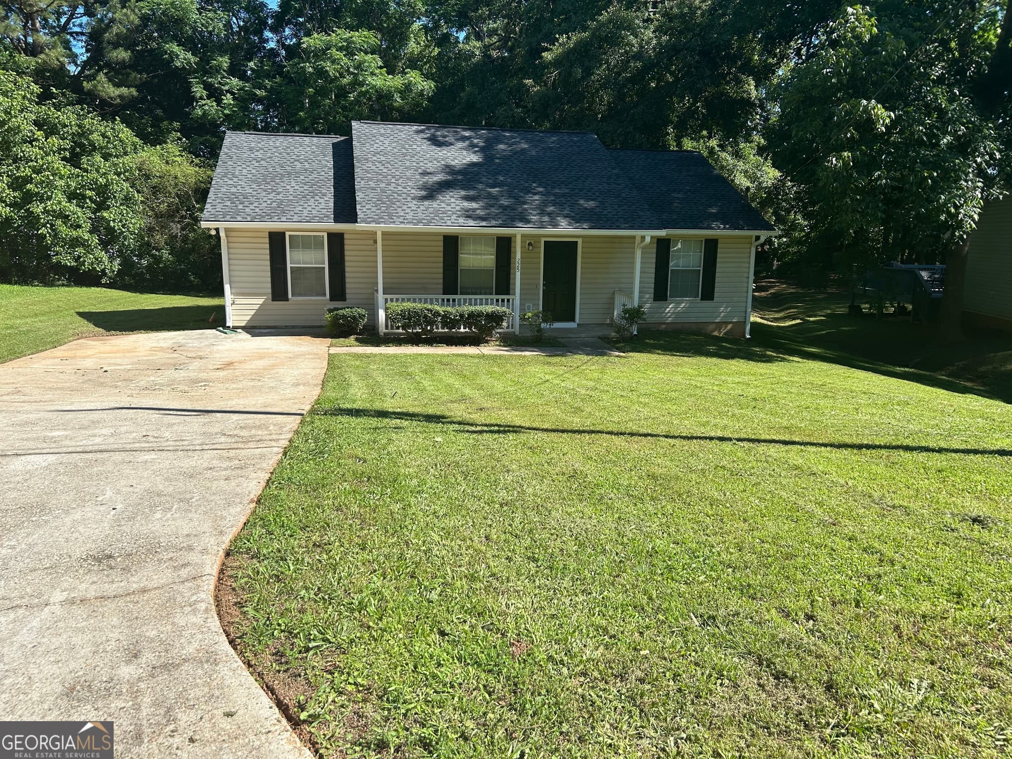 3 bedroom, 2 bathroom, 1,204 sq ft single family residence sold at 225 Wagon Wheel Drive, Rex, GA 30273