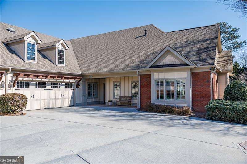 3 bedroom, 2 bathroom, 2,670 sq ft condominium sold at 2462 Ballantrae Circle, Cumming, GA 30041